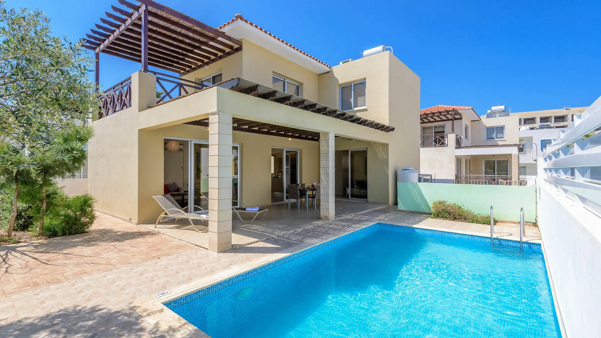 Konnos Beach Villas location